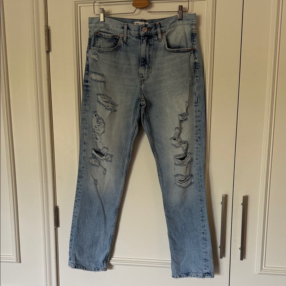 Zara Light Blue Denim Jeans with Contrast Stitching